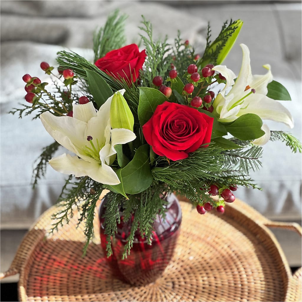 Evergreen Delight Bouquet – Margartia Flowers, Jersey City NJ