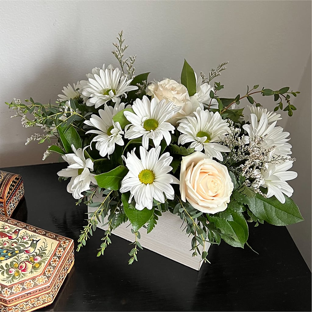 Fresh Linen Box Bouquet –  Margartia Flowers, Jersey City NJ