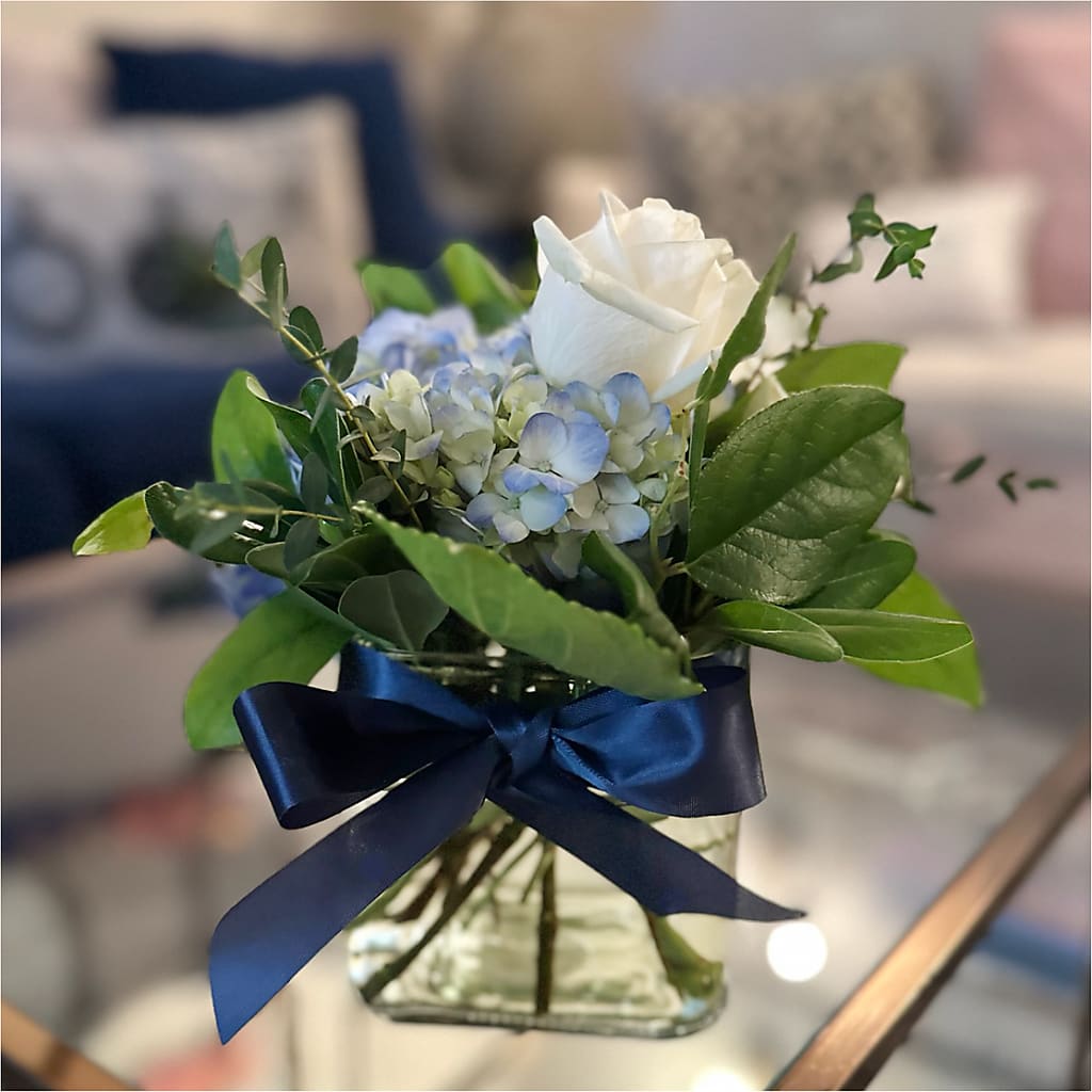 Sky Blue Delight Bouquet –  Margartia Flowers, Jersey City NJ