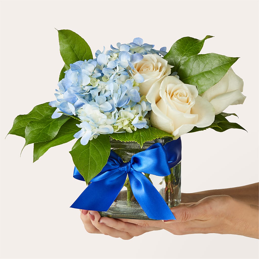 Sky Blue Delight Bouquet –  Margartia Flowers, Jersey City NJ