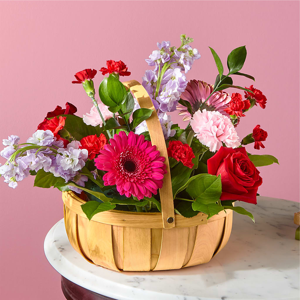 Pink Picnic Basket –  Margartia Flowers, Jersey City NJ