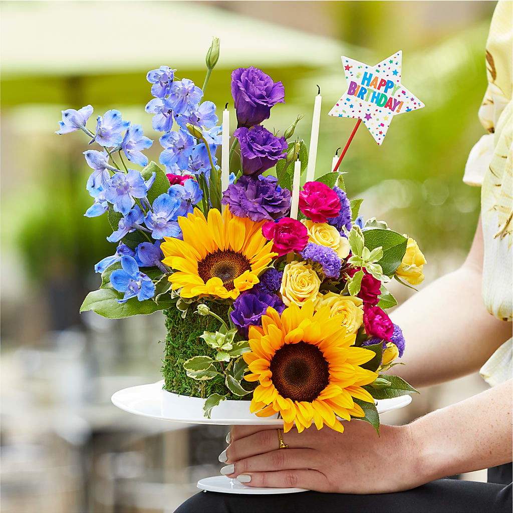 Star of the Day Floral Cake –  Margartia Flowers, Jersey City NJ