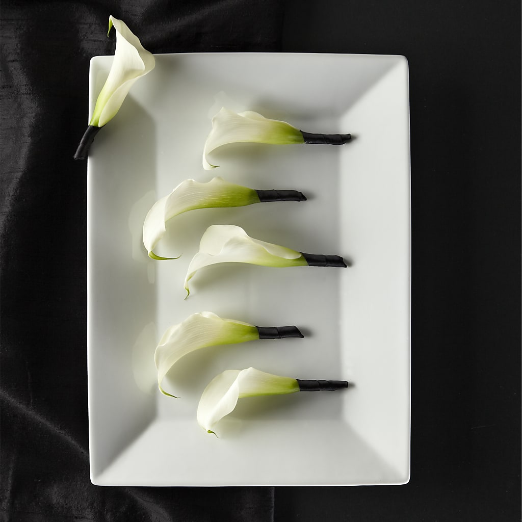 Calla Lily Promise Boutonniere –  Margartia Flowers, Jersey City NJ